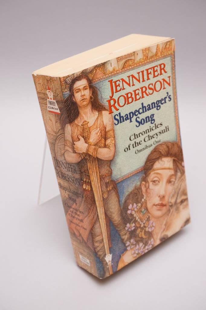 Shapechanger's song - the chronicles of the Cheysuli