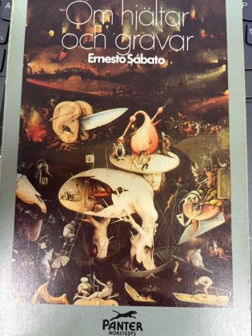 Om hj&auml;ltar och gravar