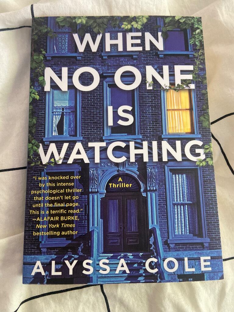 When no one is watching - a thriller