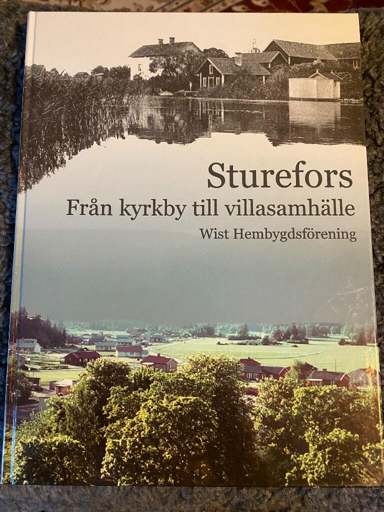 Sturefors : fr&aring;n kyrkby till villasamh&auml;lle