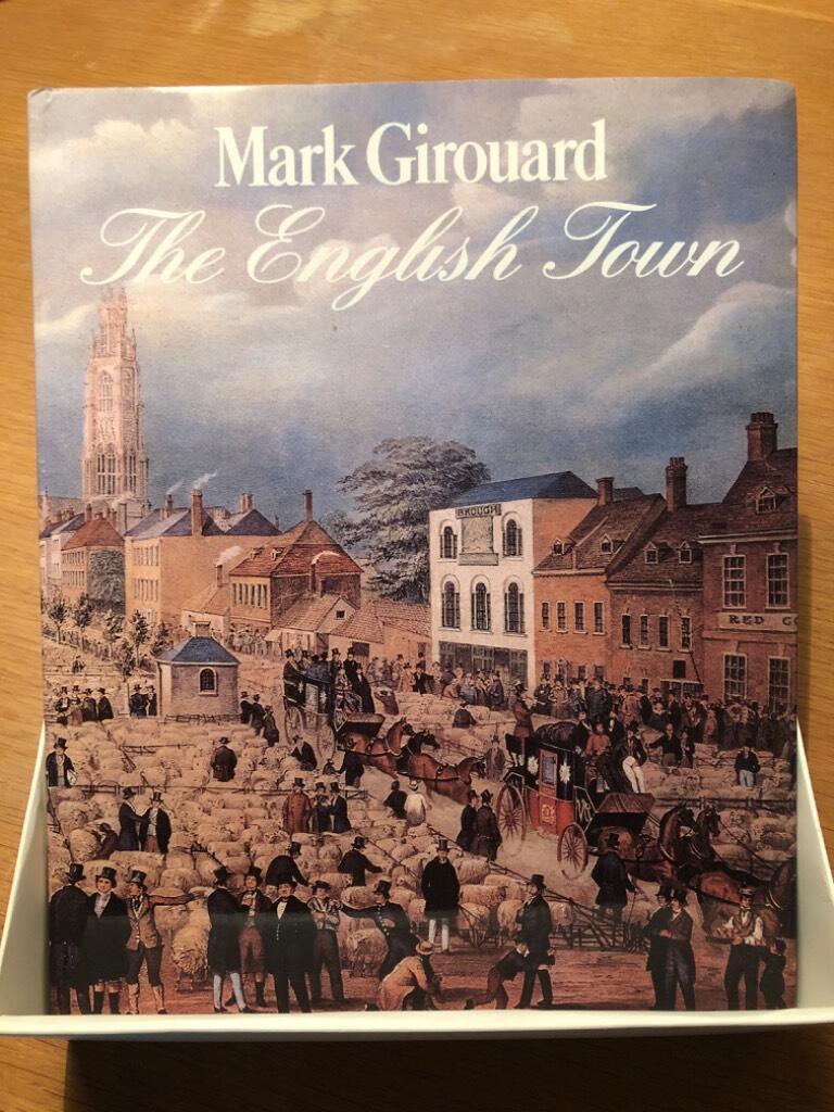 The English town - a history of urban life