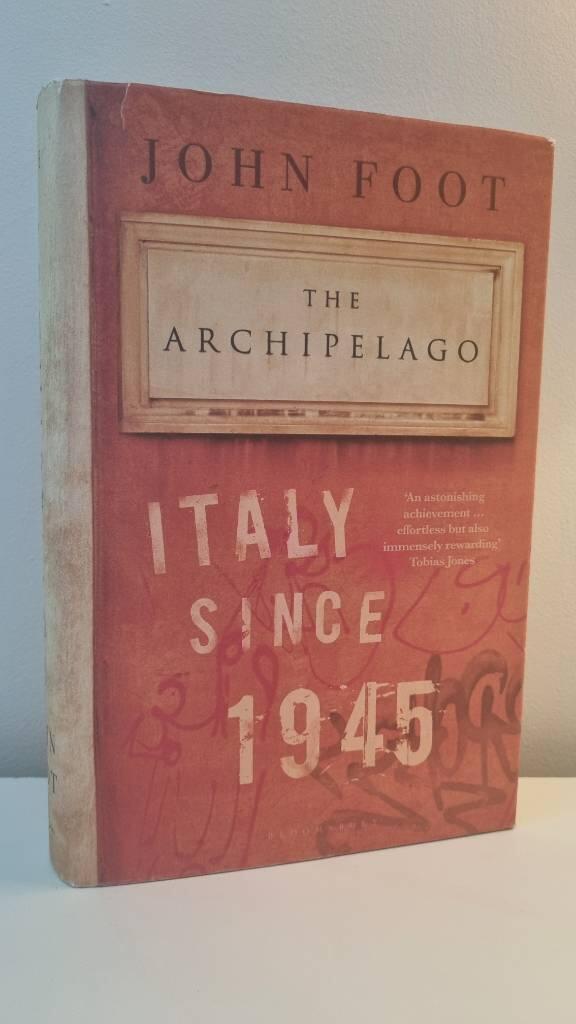 The archipelago - Italy since 1945