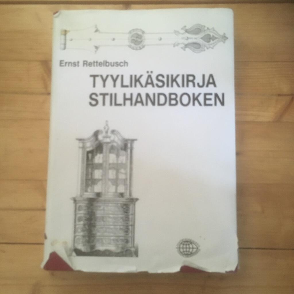 Tyylik&auml;sikirja - ornamentiikka, huonekalut, sisustus = Stilhandboken : ornamentik, m&ouml;bler, inredning