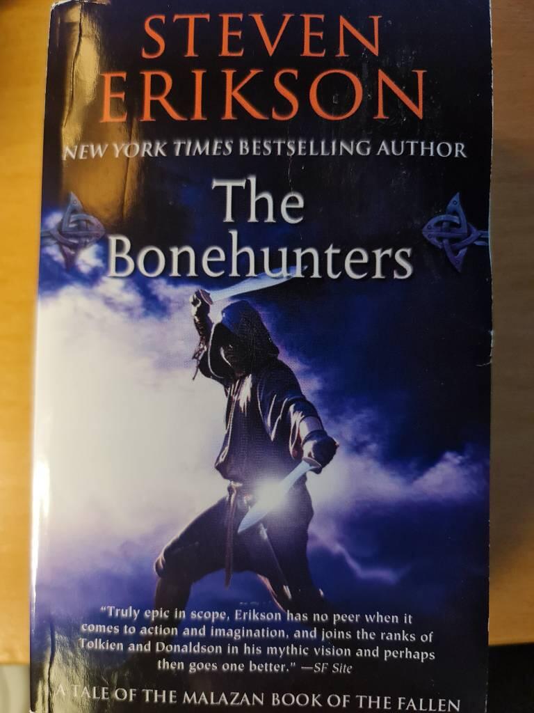 The bonehunters - a tale of the Malazan book of the fallen