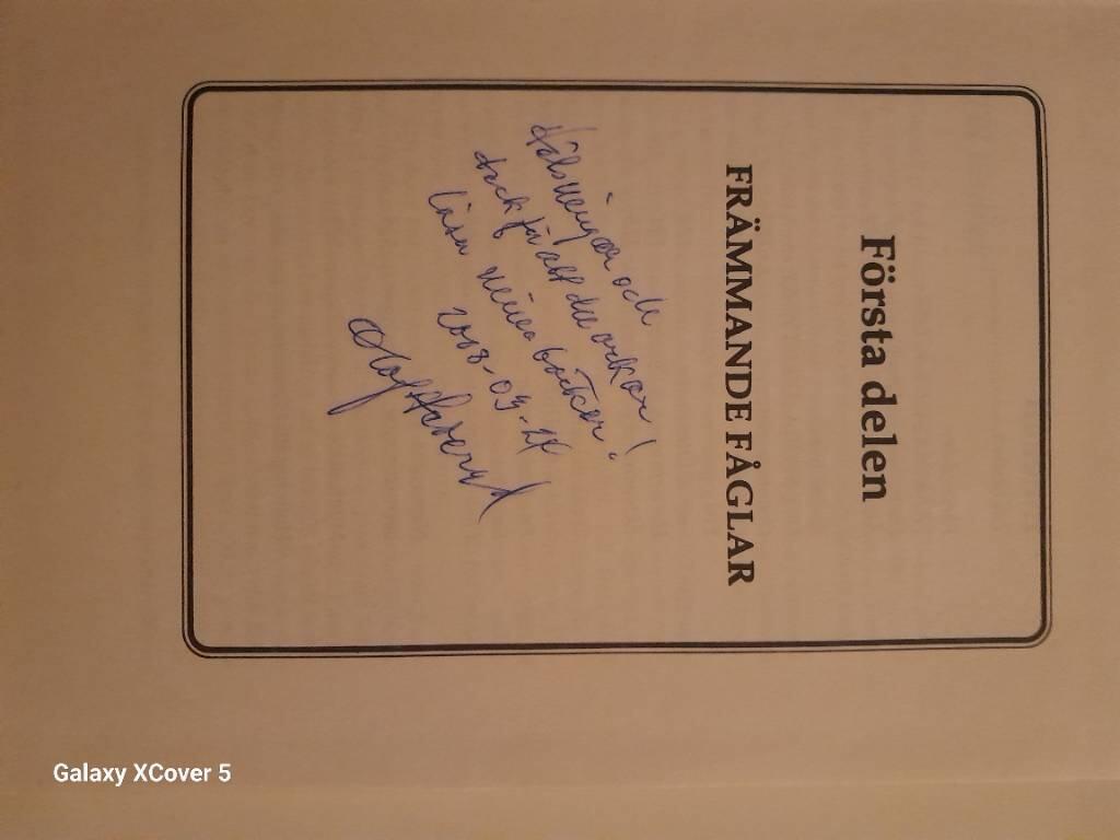 Tv&aring; systrar : en l&auml;tt romantiserad 1700-talskr&ouml;nika fr&aring;n Bottenviken och Frankrike