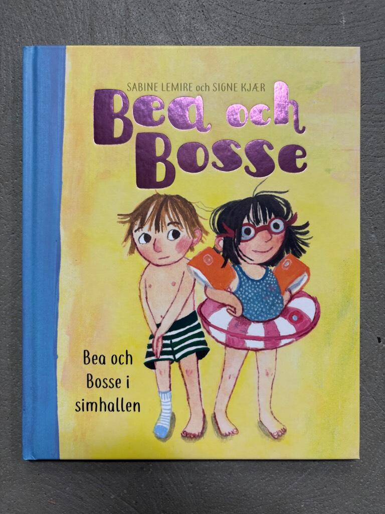 Bea och Bosse i simhallen