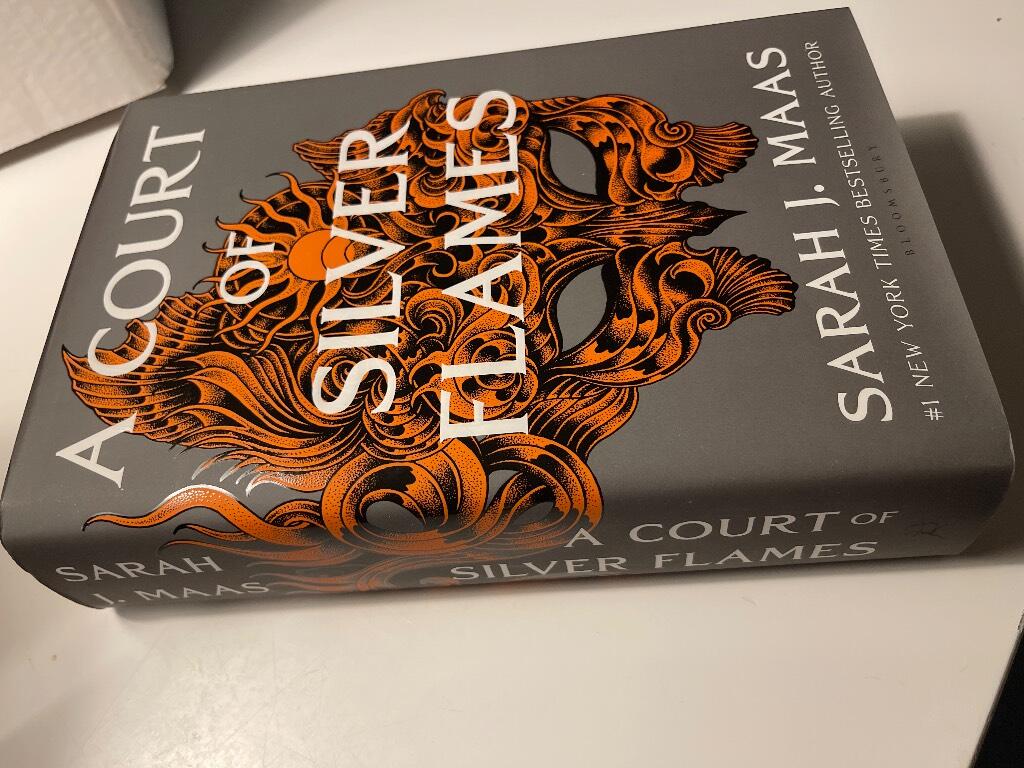 A court of silver flames