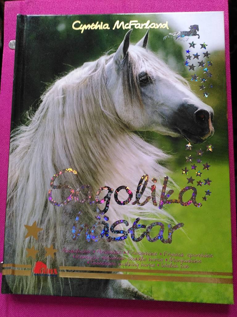 Sagolika h&auml;star : [Andalusier, Arabh&auml;star, Frieserh&auml;st, Friesisk sporth&auml;st, Kentucky mountain saddle horse, Morganh&auml;st, Tennessee walking horse, Welsh cob]