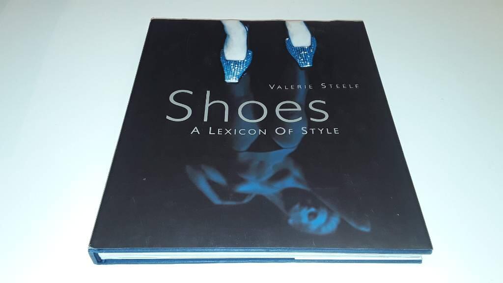 Shoes : a lexicon of style