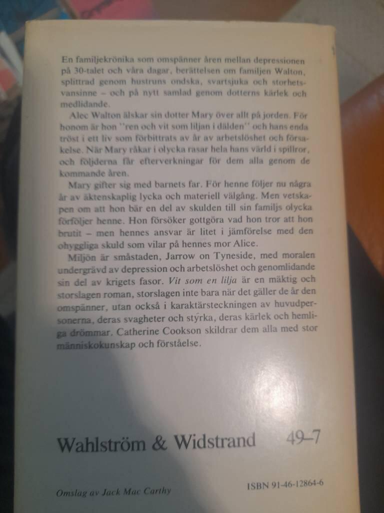 Vit som en lilja
