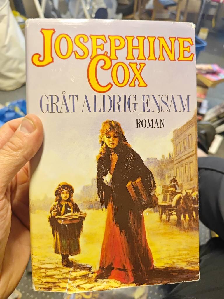 Gr&aring;t aldrig ensam