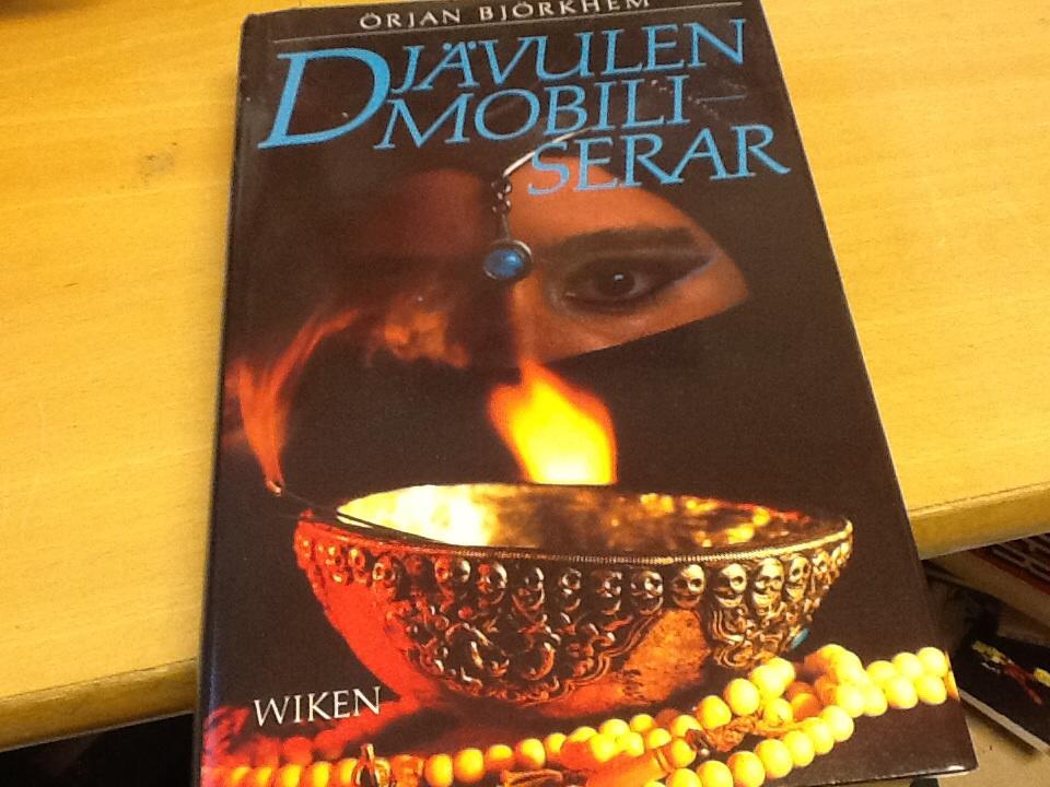 Dj&auml;vulen mobiliserar : Deirdres bok