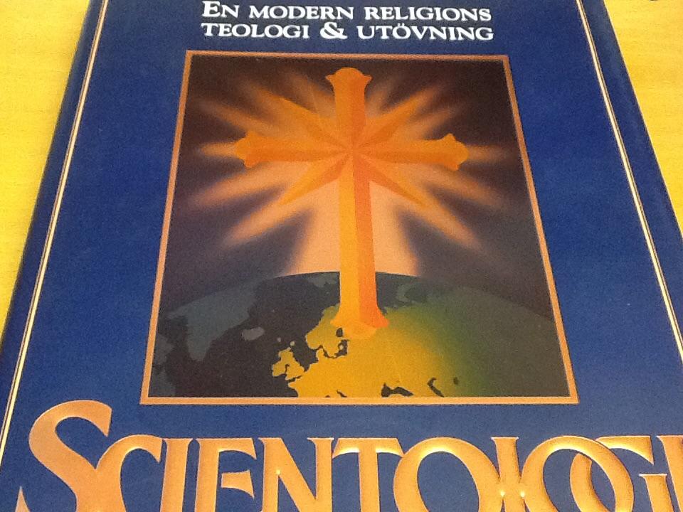 Scientologi : en modern religions teologi & ut&ouml;vning, trosbek&auml;nnelse : ett referensverk
