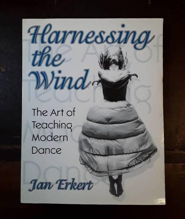 Harnessing the wind - the art of teaching modern dance