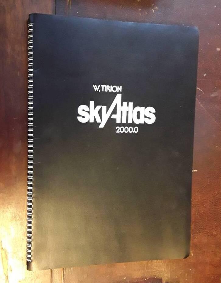 Sky atlas 2000.0 : 26 star charts, covering both hemispheres