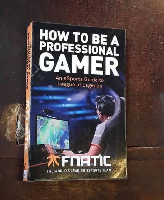 How to be a professional gamer - [an esports guide to League of Legends]