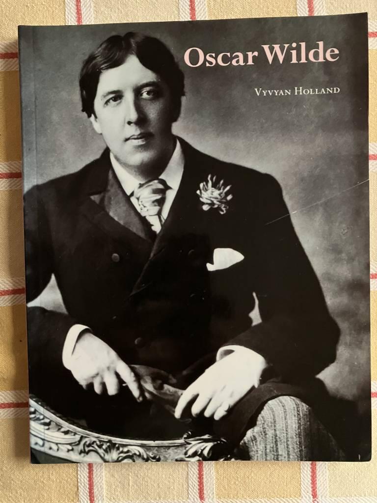 Oscar Wilde : with 146 illustrations
