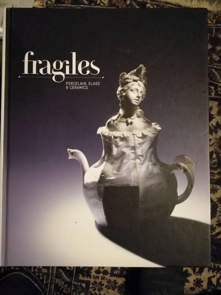 Fragiles - porcelain, glass and ceramics