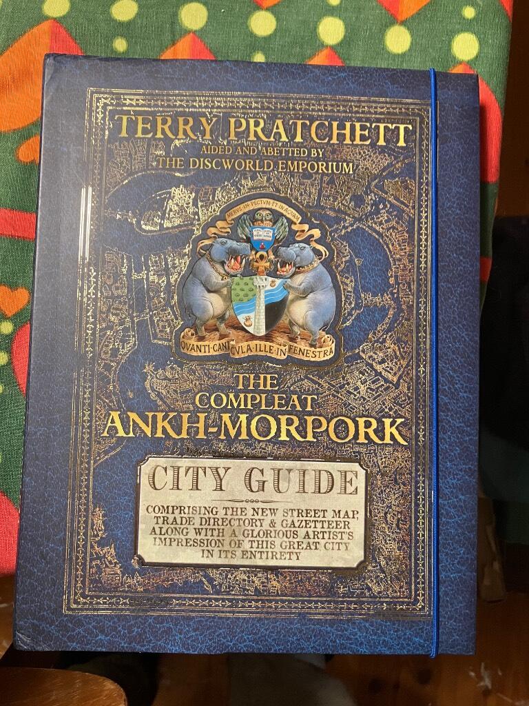 The compleat Ankh-Morpork - city guide ; comprising the new street map, trade directory & gazetteer along with a glorious artist's impression of this great city in its entirety