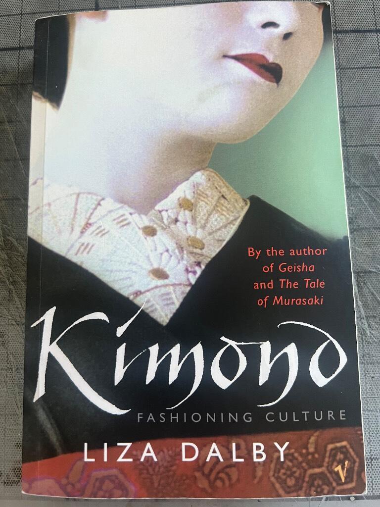 Kimono : fashioning culture