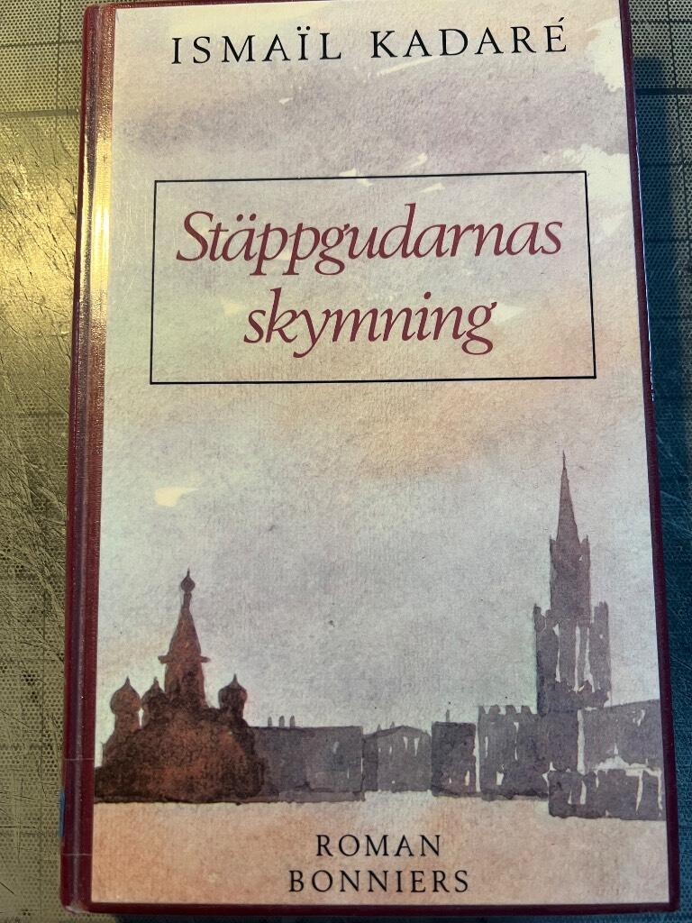 Stäppgudarnas skymning : [roman]
