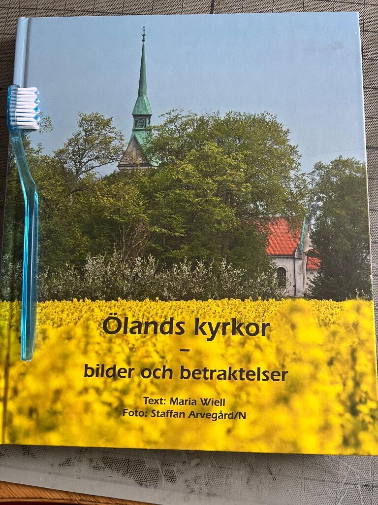 &Ouml;lands kyrkor - bilder och betraktelser