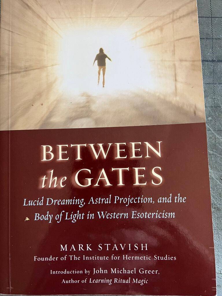 Between the Gates. Lucid... | Mark Stavish | 150 SEK