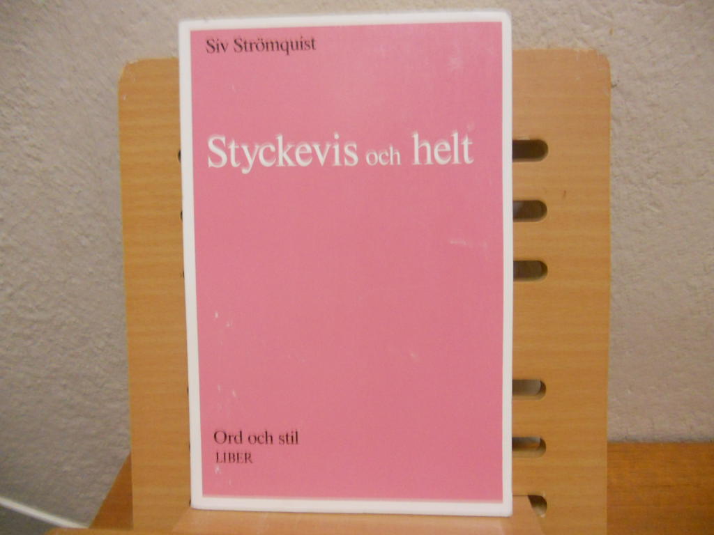 Styckevis och helt - om styckeindelningens roll i skrivprocessen och bruket av nytt stycke i svenska elevuppsatser = Paragraphs - the whole story? : the role of paragraphing in the writing process and the use of new paragraphs in Swedish schoolchildren's 