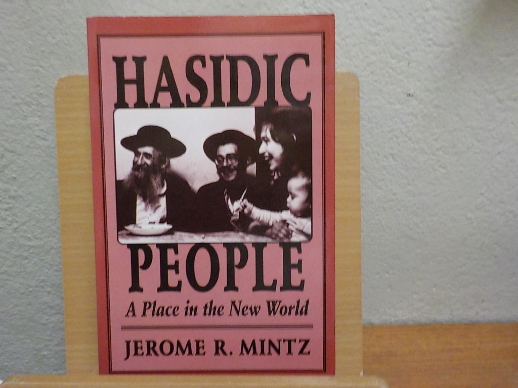 Hasidic people : a place in the new world