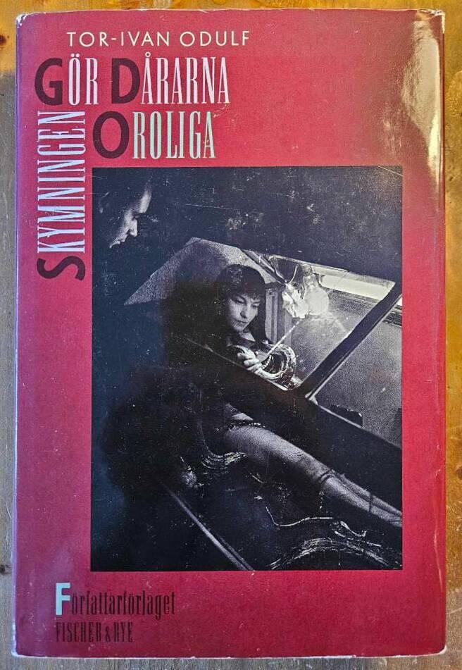 Skymningen g&ouml;r d&aring;rarna oroliga : roman