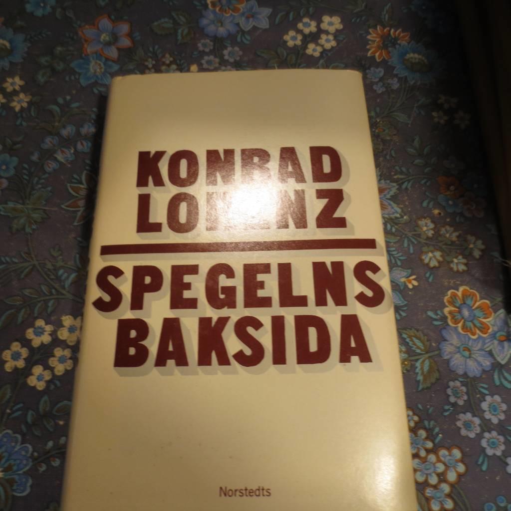 Spegelns baksida : en studie i kunskapens biologiska utveckling