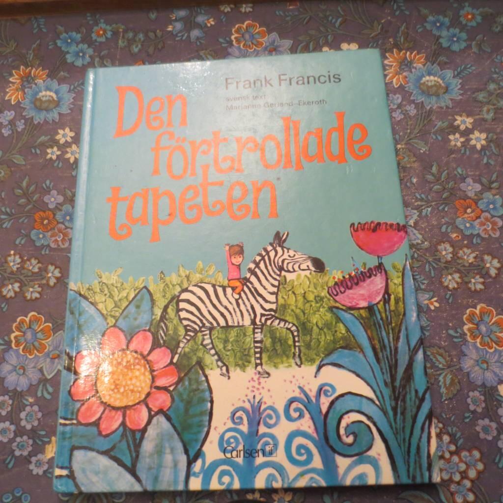 Den f&ouml;rtrollade tapeten