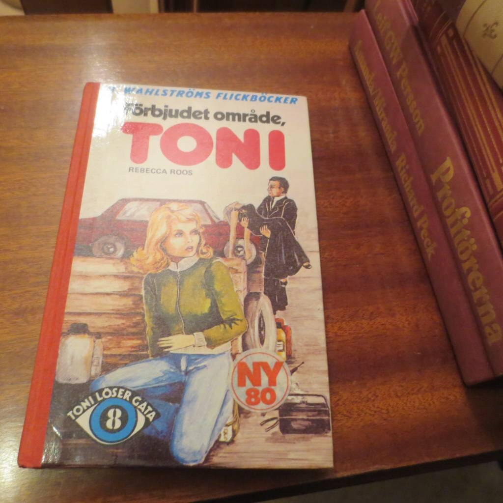 F&ouml;rbjudet omr&aring;de, Toni