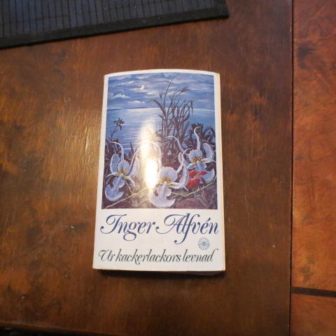 Ur kackerlackors levnad : roman