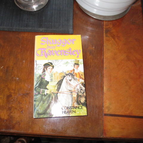 Skuggor &ouml;ver Ravensley