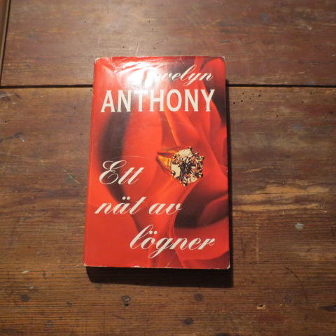 Ett n&auml;t av l&ouml;gner