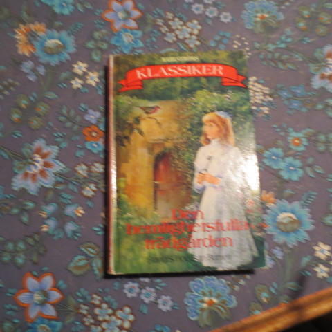 Den hemlighetsf tr&auml;dg&aring;rden