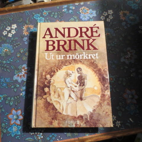 Ut ur m&ouml;rkret  nytryck