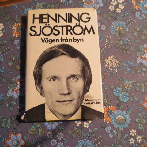 Vägen från byn : [memoarer]