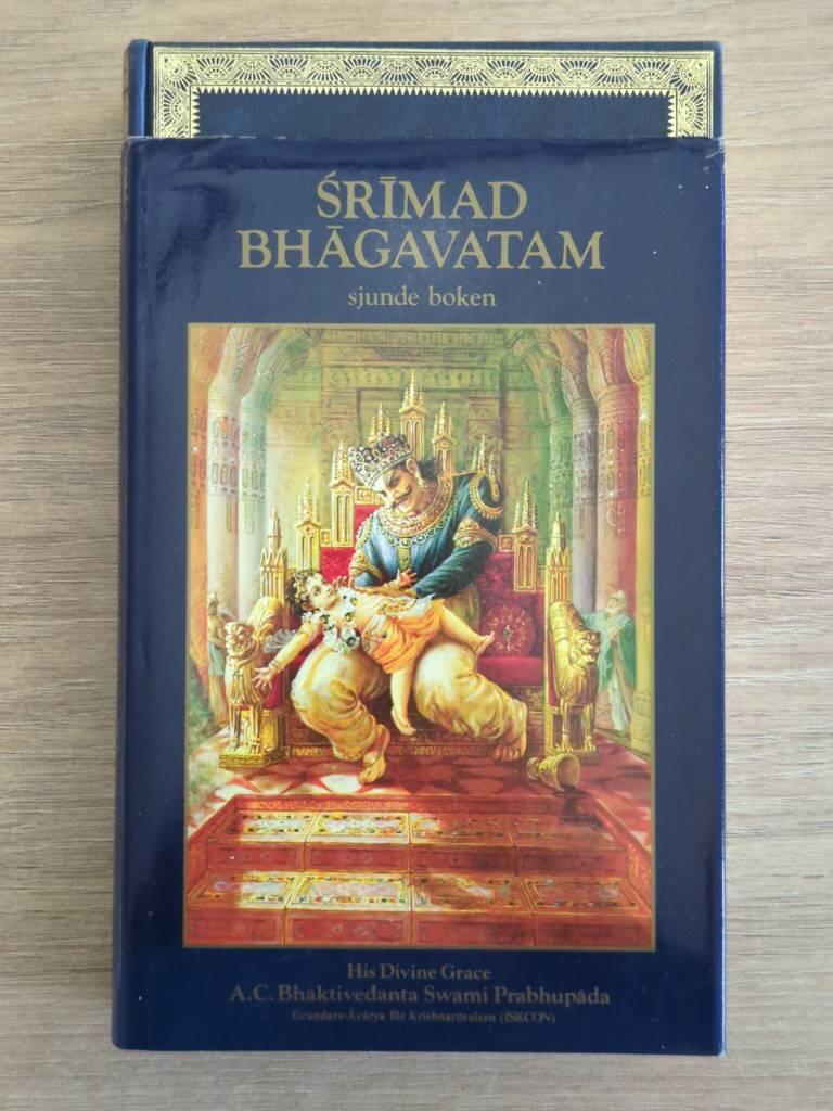 Śrīmad Bhāgavatam : med ursprunglig sanskrittext, omskrivning till latinska bokstäver, ordöversättning, versöversättning och utförliga förklaringar