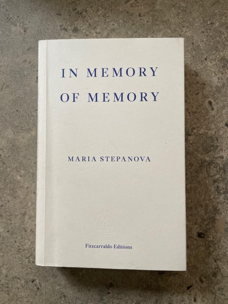 In memory of memory - a romance