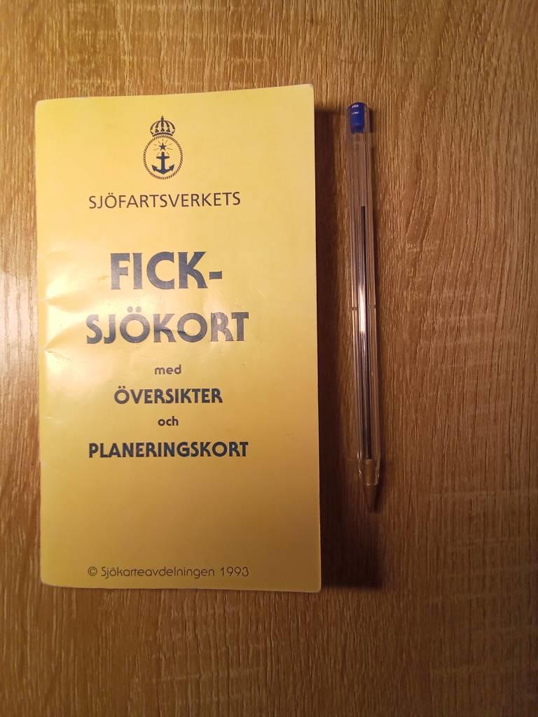 Sj&ouml;fartsverkets ficksj&ouml;kort med &ouml;versikter och planeringskort