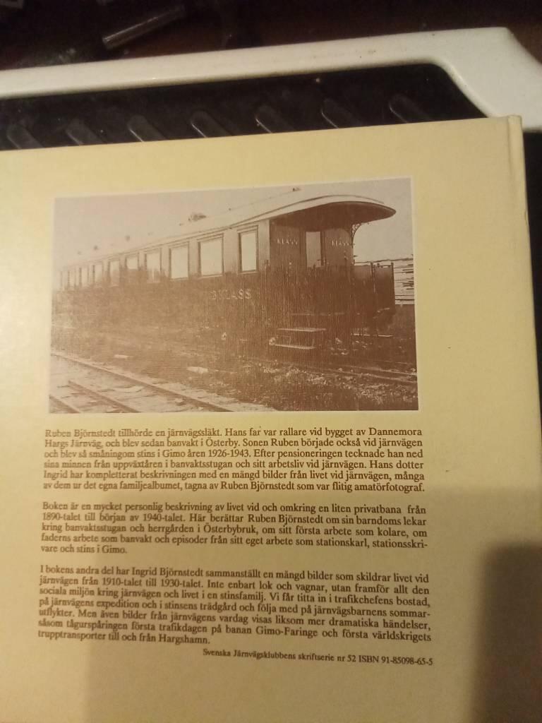 Fr&aring;n &Ouml;sterby anhalt till Gimo station : j&auml;rnv&auml;gsliv i ord och bilder