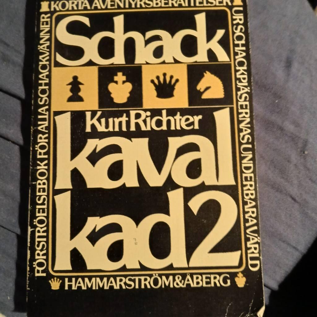 Schack-kavalkad : korta &auml;ventyrsber&auml;ttelser ur schackpj&auml;sernas underbara liv