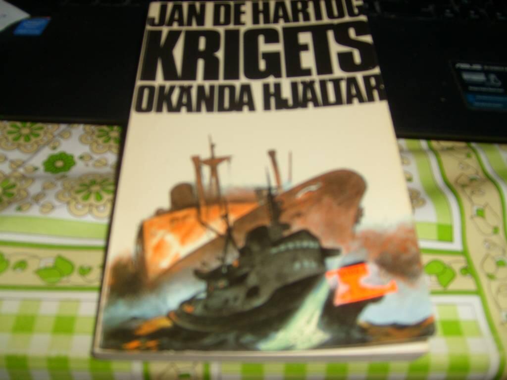 Krigets ok&auml;nda hj&auml;ltar