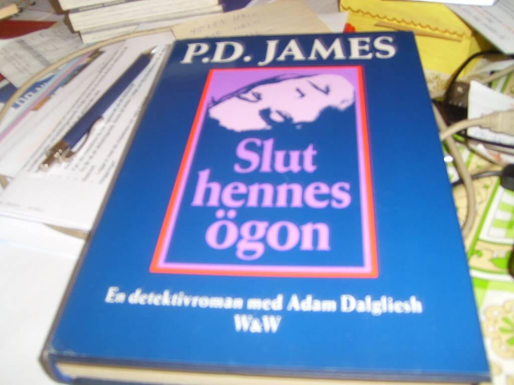 Slut hennes ögon : en detektivroman