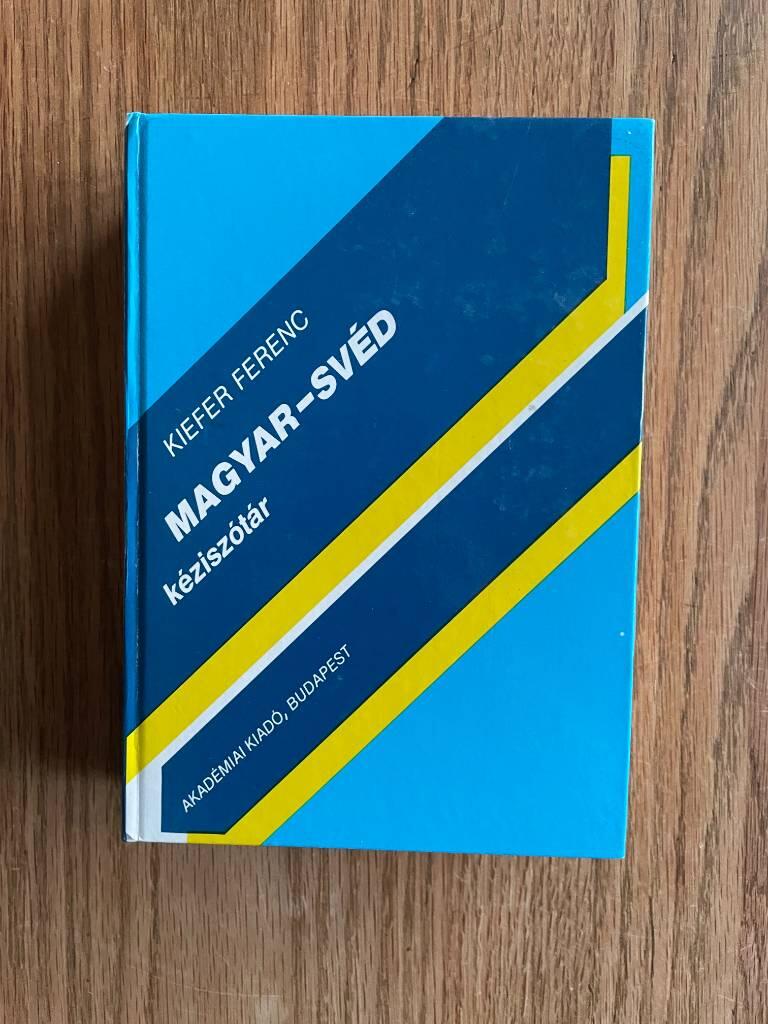 Magyar-svéd szótár