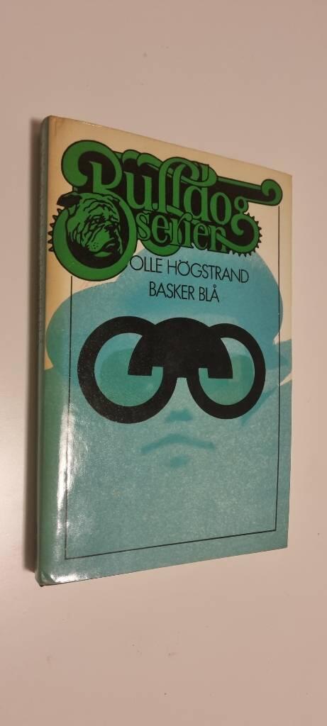 Basker bl&aring; : kriminalroman