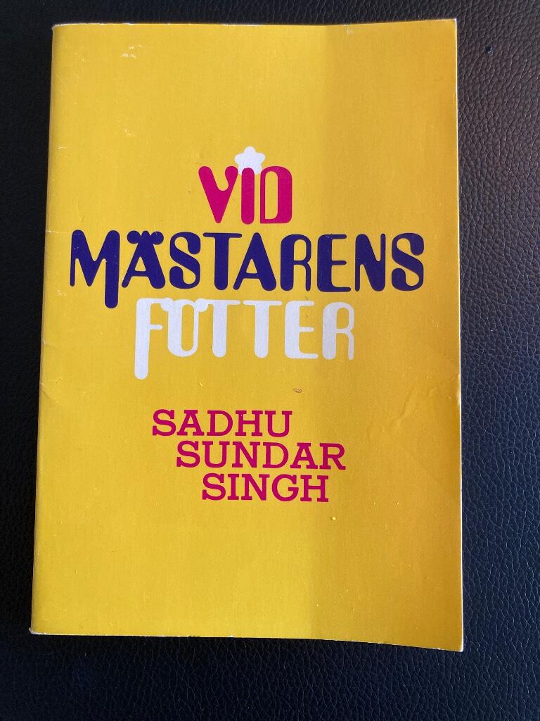 Vid m&auml;starens f&ouml;tter