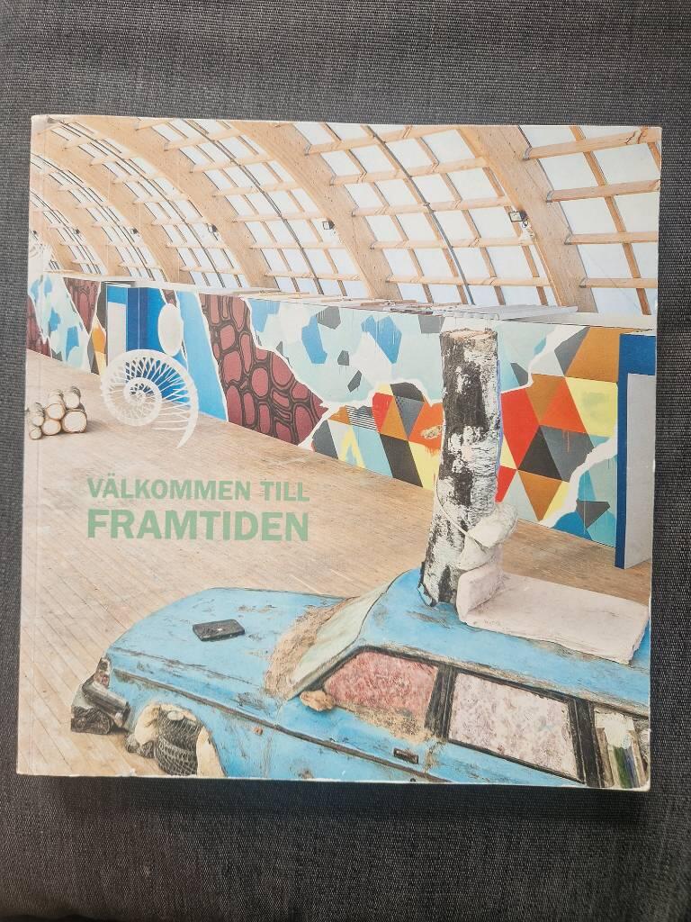 Tr&auml; 2016 : om att leva 2116 : n&ouml;dv&auml;ndighetens arkitektur 15 maj - 4 december